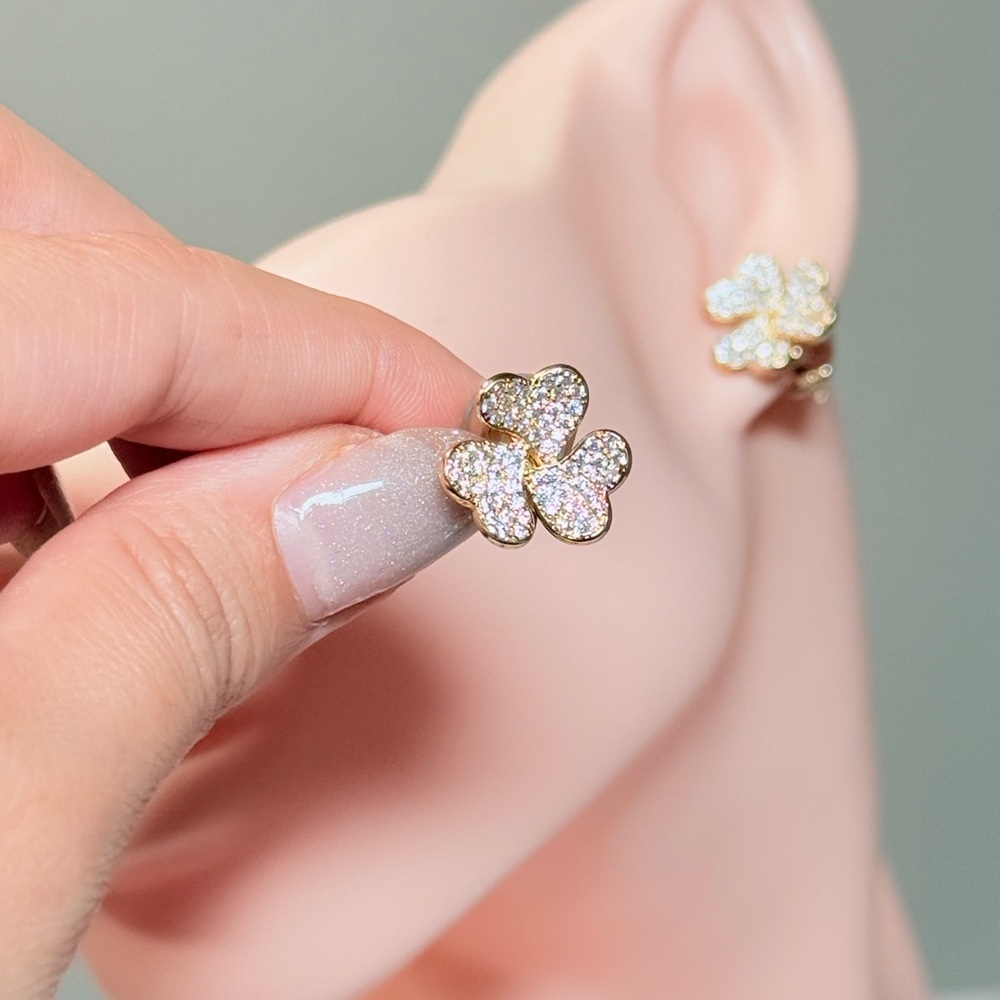 ⚜️ Elegant Clip-on Gold and Silver Clover Earrings - Picture 5 of 10